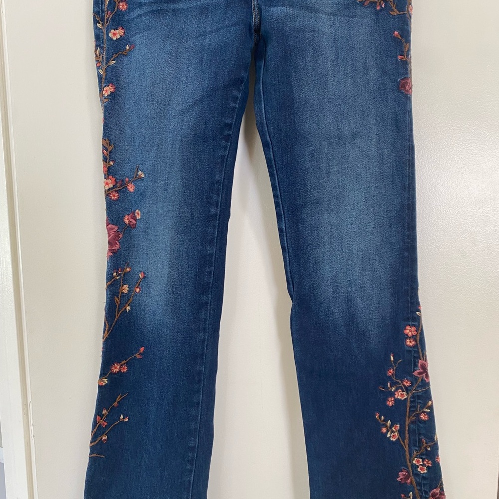 DRIFTWOOD Kelly Blue Jeans with Floral Embroidery